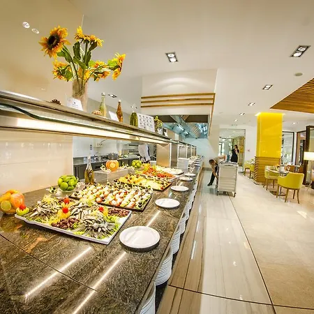 Premier Cuisine - Full Board サニービーチ