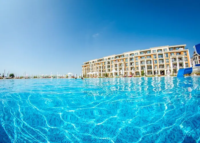 Premier Cuisine - Full Board Napospart