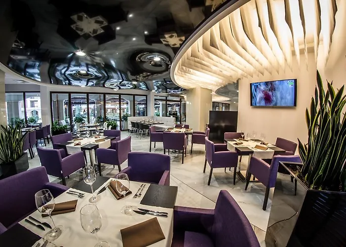 Premier Cuisine - Full Board Napospart