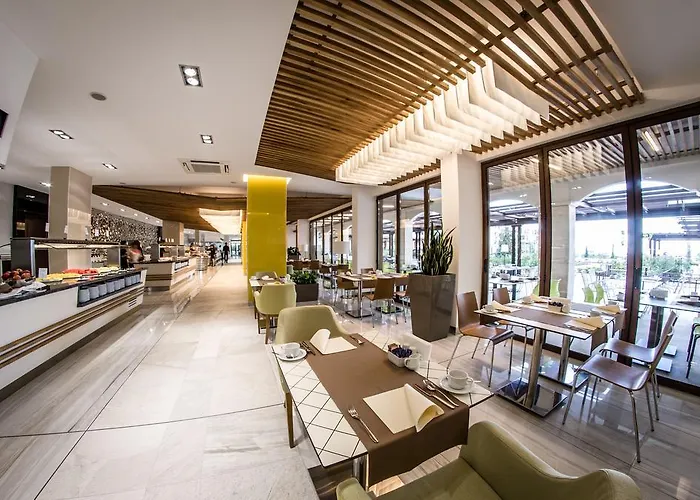 Premier Cuisine - Full Board Napospart